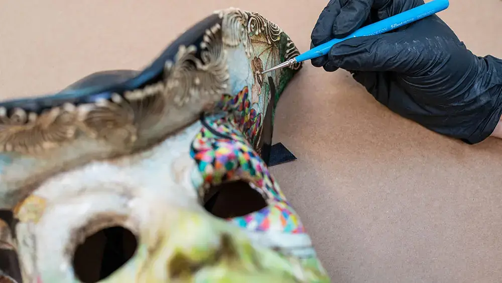 Restoring a mask